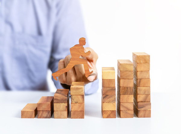 企業(yè)戰(zhàn)略規(guī)劃的步驟是什么？如何落地實施？