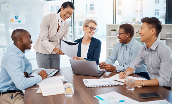 多元化與包容性：構(gòu)建多元人才隊伍，推動組織創(chuàng)新