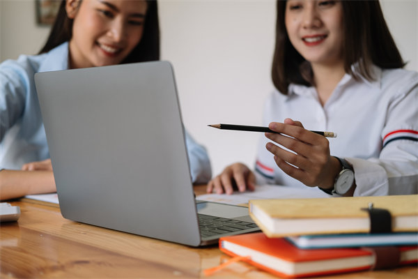 聚焦年度目標(biāo)，精心策劃經(jīng)營(yíng)，計(jì)劃引領(lǐng)企業(yè)前行