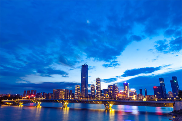 制定精準(zhǔn)企業(yè)戰(zhàn)略，引領(lǐng)企業(yè)邁向卓越發(fā)展新高度