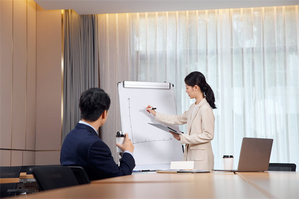 創(chuàng)新薪酬管理模式，構(gòu)建高效激勵與留任新機(jī)制