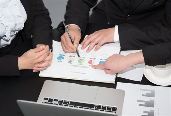 集團(tuán)戰(zhàn)略規(guī)劃和年度經(jīng)營計(jì)劃不匹配怎么辦？