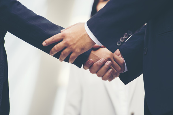 面對人才流失，企業(yè)應(yīng)采取哪些策略留住關(guān)鍵員工？