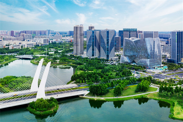 管理咨詢?nèi)绾沃︵嵵萜髽I(yè)實(shí)現(xiàn)市場(chǎng)競(jìng)爭(zhēng)力的提升？