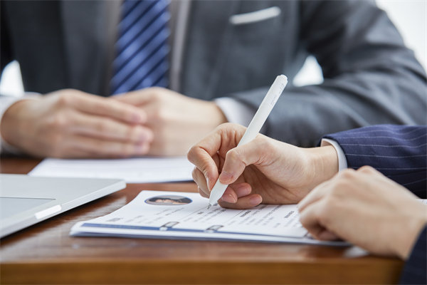 招聘新趨勢：企業(yè)如何精準(zhǔn)定位并吸引頂尖人才？