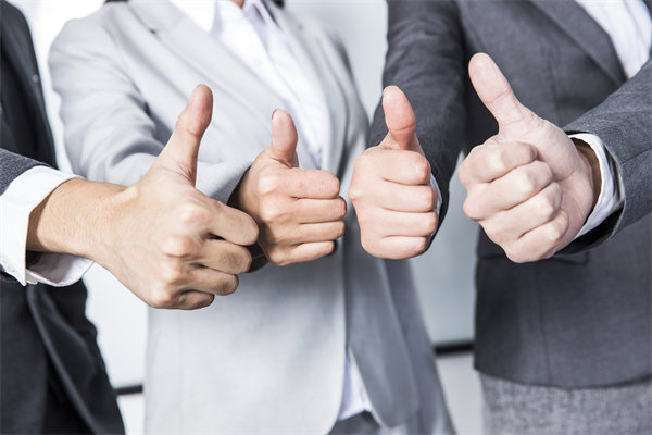 如何平衡員工個(gè)人績效與企業(yè)整體目標(biāo)，實(shí)現(xiàn)雙贏？