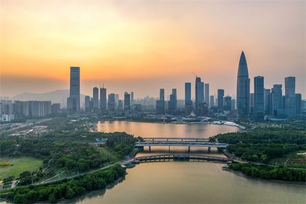 深圳集團(tuán)管控咨詢公司如何助力企業(yè)實(shí)現(xiàn)高效集權(quán)與分權(quán)？