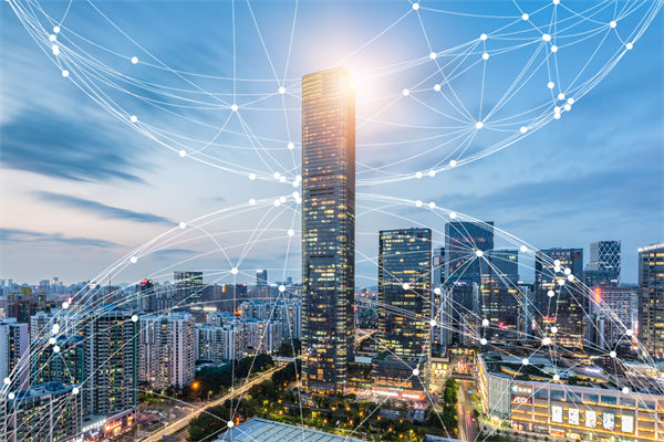 在全球化競爭中，企業(yè)如何制定有效的戰(zhàn)略管理策略？