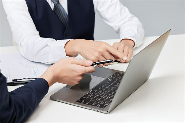 如何通過績效咨詢提升企業(yè)的整體運(yùn)營效率？