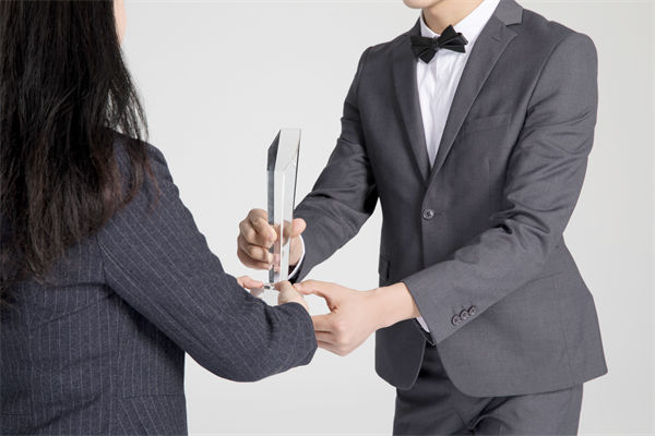 如何利用薪酬績效激勵，促進(jìn)跨部門合作與協(xié)調(diào)？