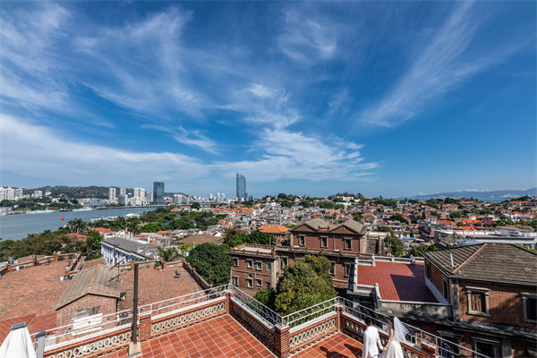 廈門企業(yè)深陷同質(zhì)化競(jìng)爭(zhēng)泥沼，廈門戰(zhàn)略咨詢公司如何助力破局？