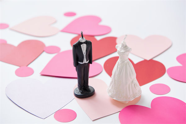 5月10日起結(jié)婚離婚不需要戶口本，人力資源怎么看？
