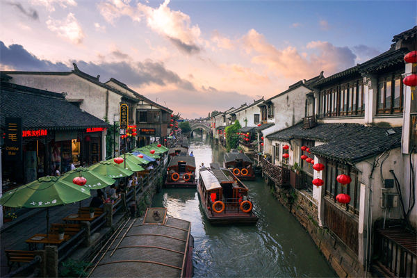 戰(zhàn)略管理如何精準(zhǔn)錨定小眾市場(chǎng)，挖掘潛在的藍(lán)海？