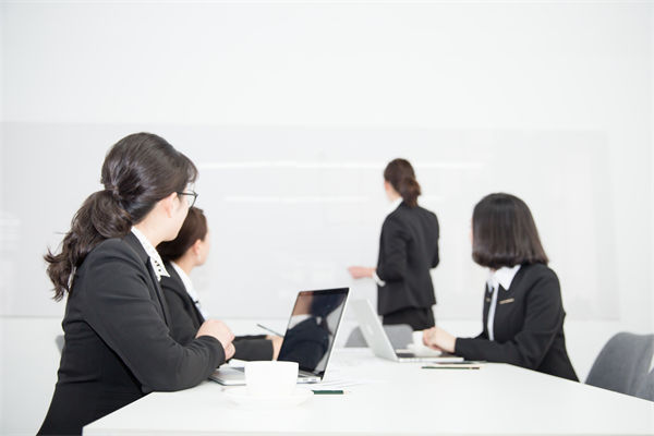 人力資源該管控還是賦能？多數(shù)企業(yè)都踩錯了管理節(jié)奏！