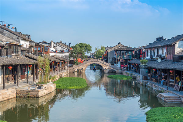 戰(zhàn)略規(guī)劃分析：村民不滿古鎮(zhèn)收門票，指引游客逃票