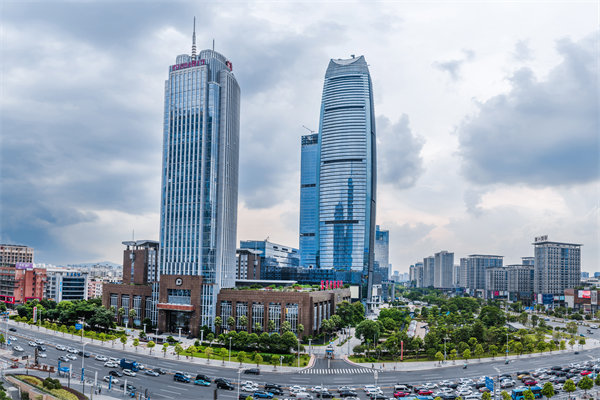集團(tuán)子公司各自為戰(zhàn)內(nèi)耗嚴(yán)重，東莞集團(tuán)管控咨詢公司能協(xié)助解決嗎？